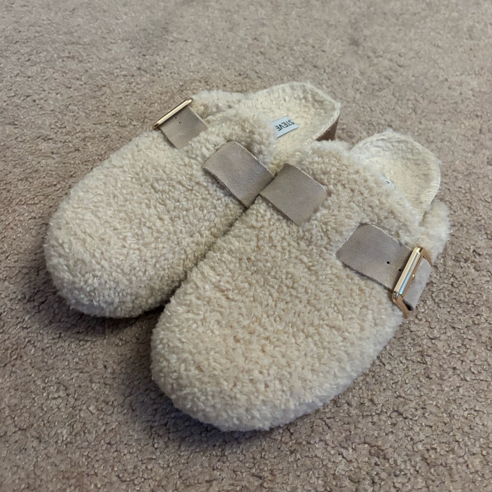 Steve Madden Women's Cuddle Clog